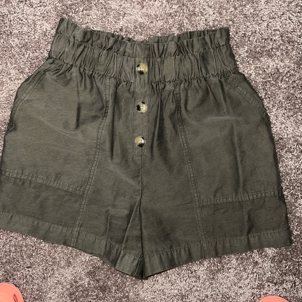 Zara Elastic Button Shorts